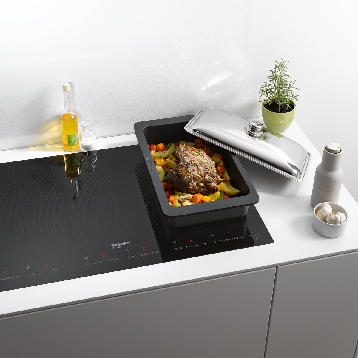 Piano cottura in vetroceramica MIELE
KM 6367-1