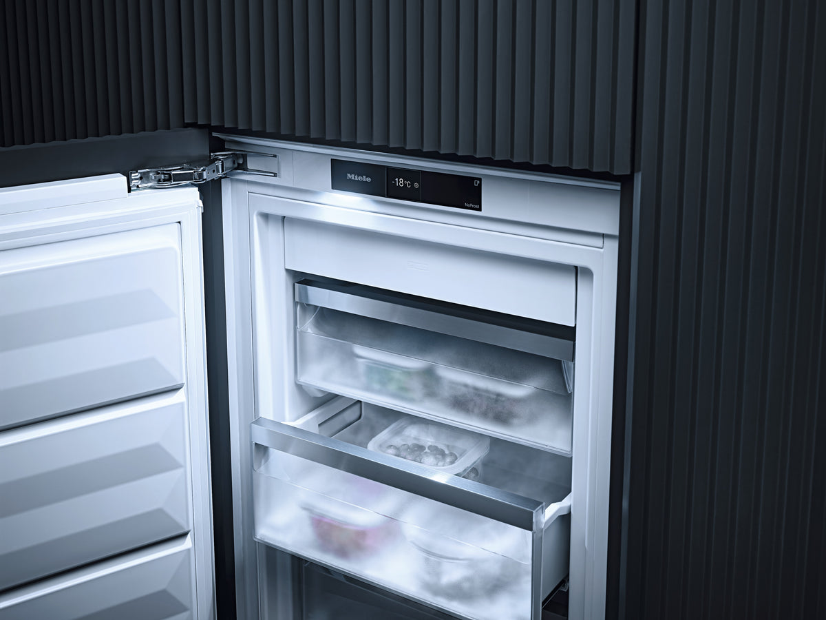 MIELE Gefrierschrank FNS 7794
D RE ActiveDoor