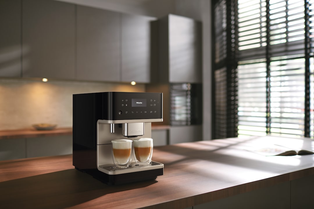 MIELE Stand-Kaffeevollautomat
CM 6360 CH OBCM