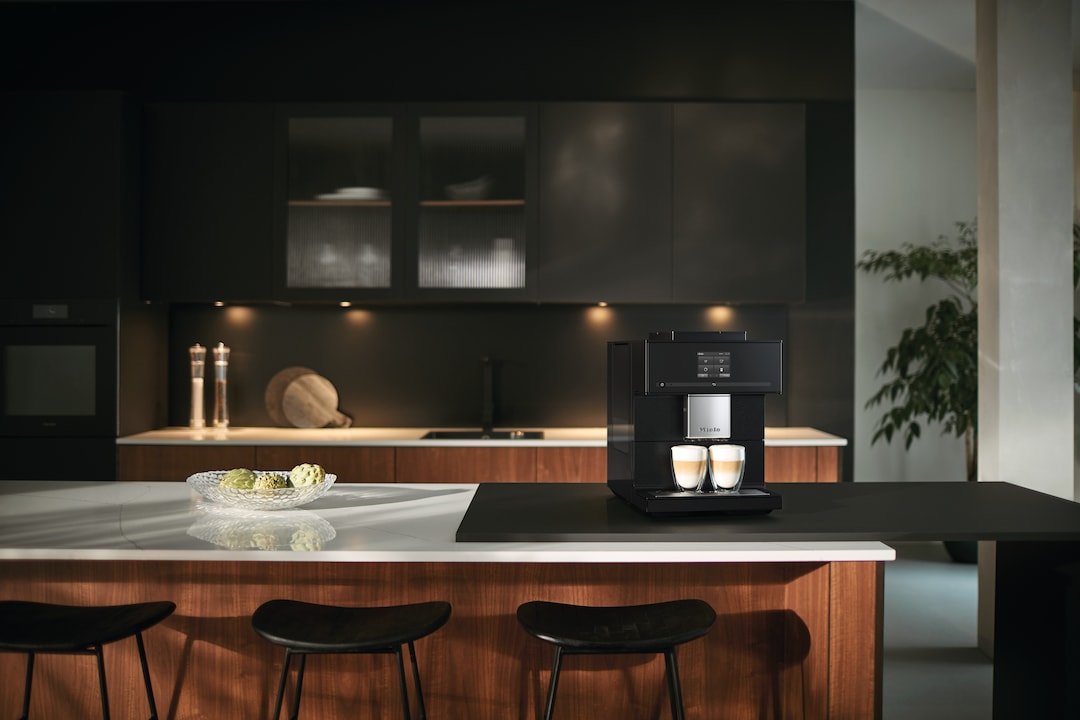 MIELE Stand-Kaffeevollautomat
CM 7750 CH SW