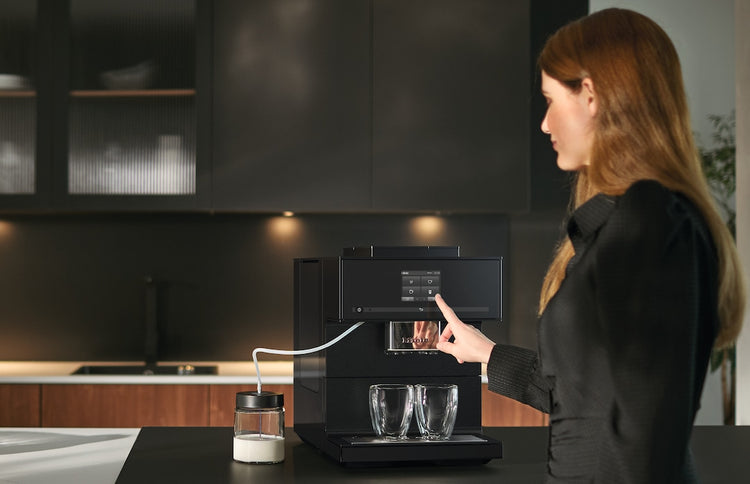 MIELE Stand-Kaffeevollautomat
CM 7750 CH SW