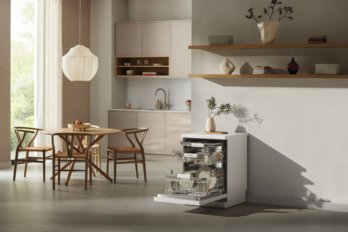 MIELE Geschirrspüler
G 17600-60 SC BW FREISTEHEND
AutoDos