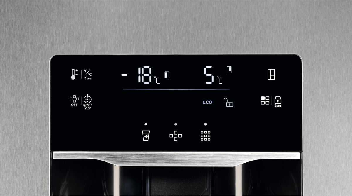 Electrolux Fridge Freezer (Side by Side) EAL575NWCN