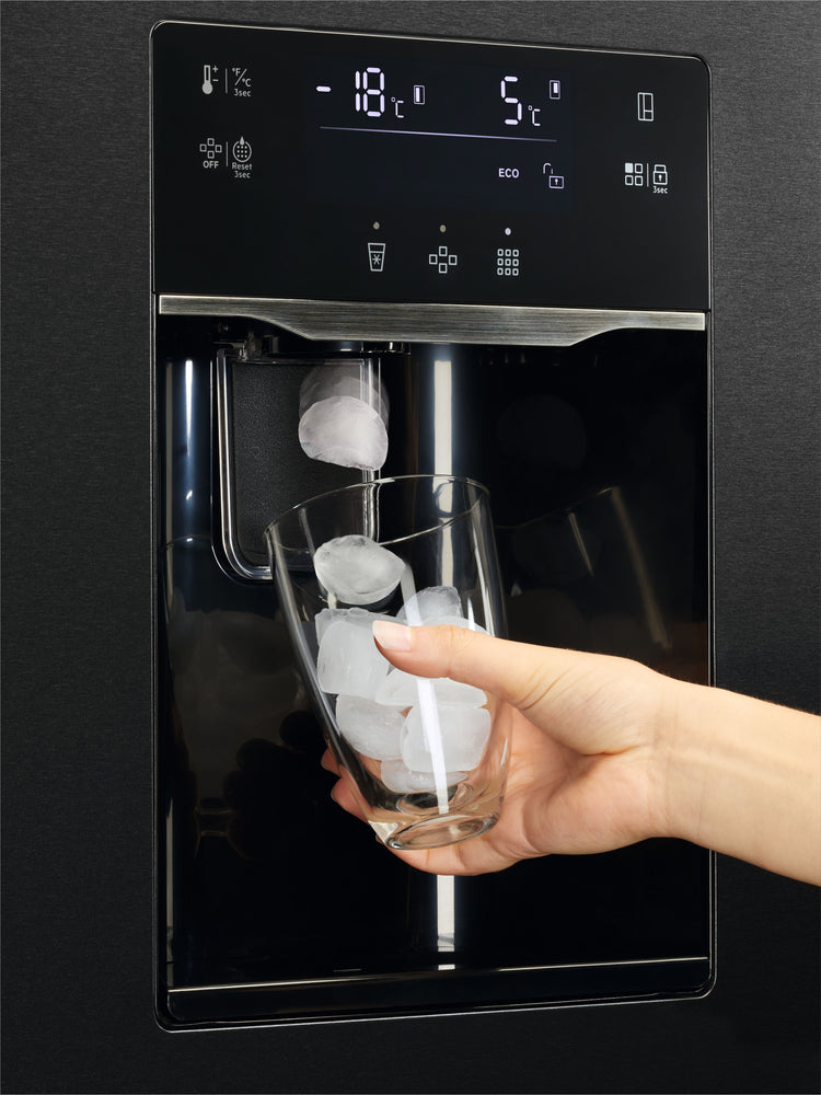 Electrolux Réfrigérateur-congélateur combiné (Side by Side) EAL575NWMS