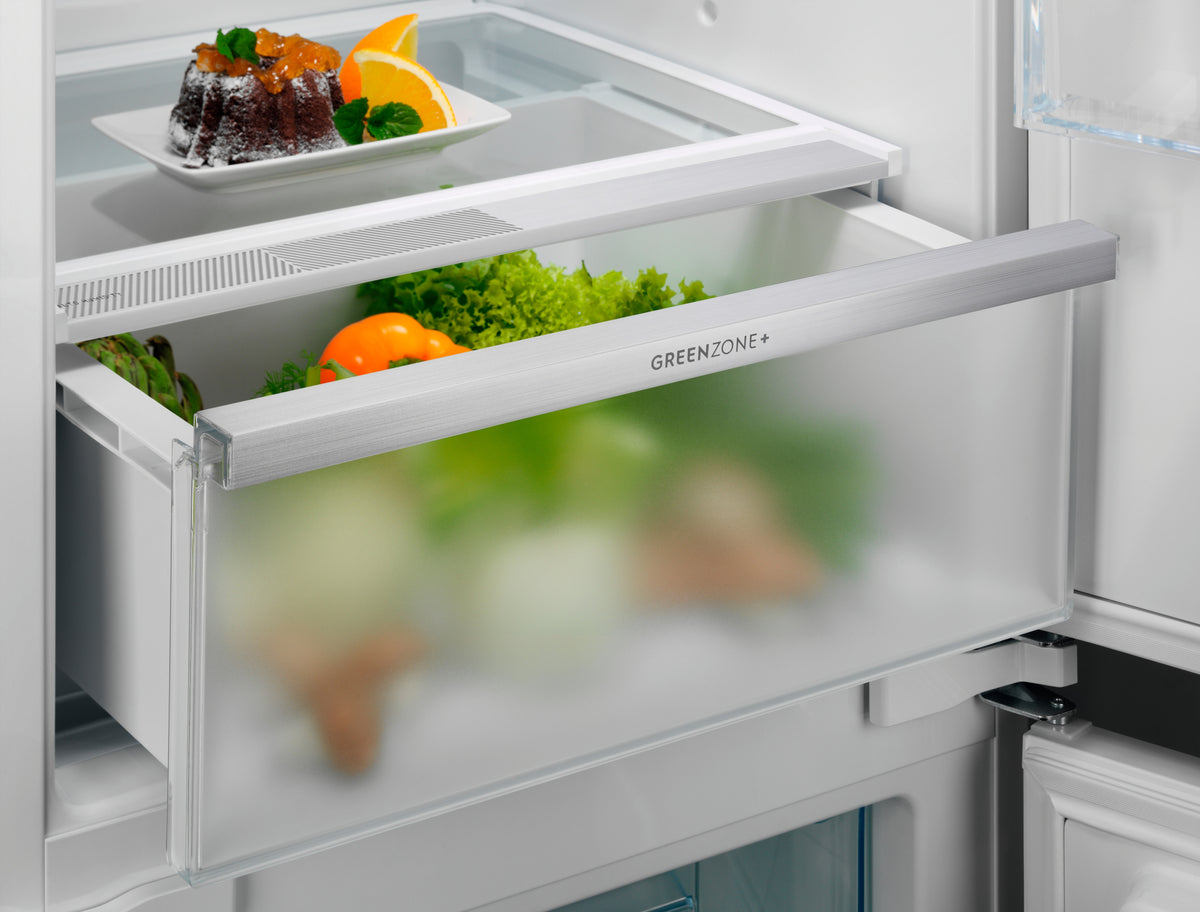 Electrolux Fridge Freezer Combination IK2480BNL
