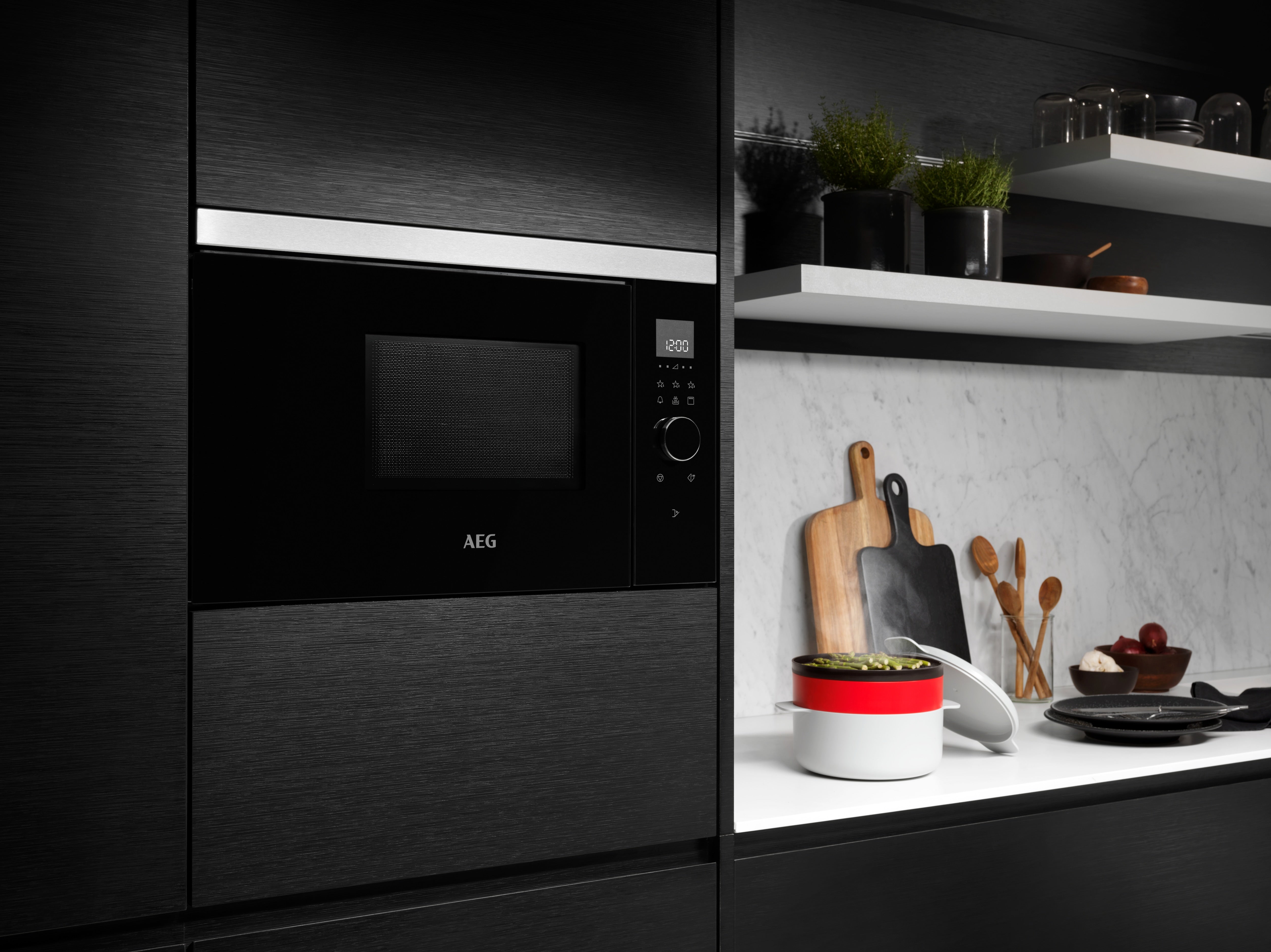 AEG Mikrowellengerät MW17BEMGM