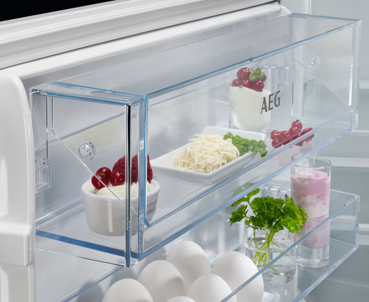 AEG Réfrigérateur-congélateur AIK2710L