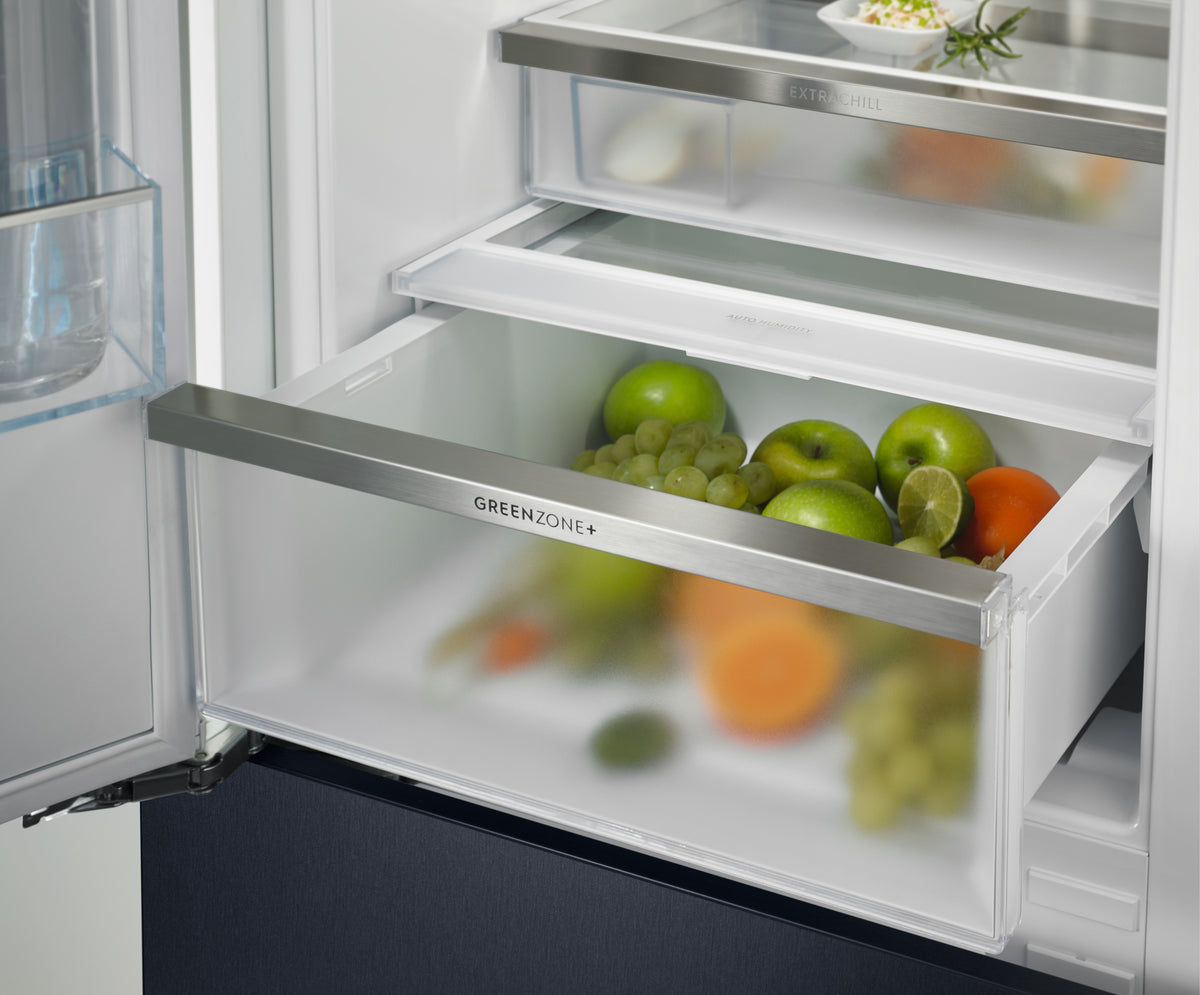 Electrolux Fridge Freezer Combination IK2480BNL