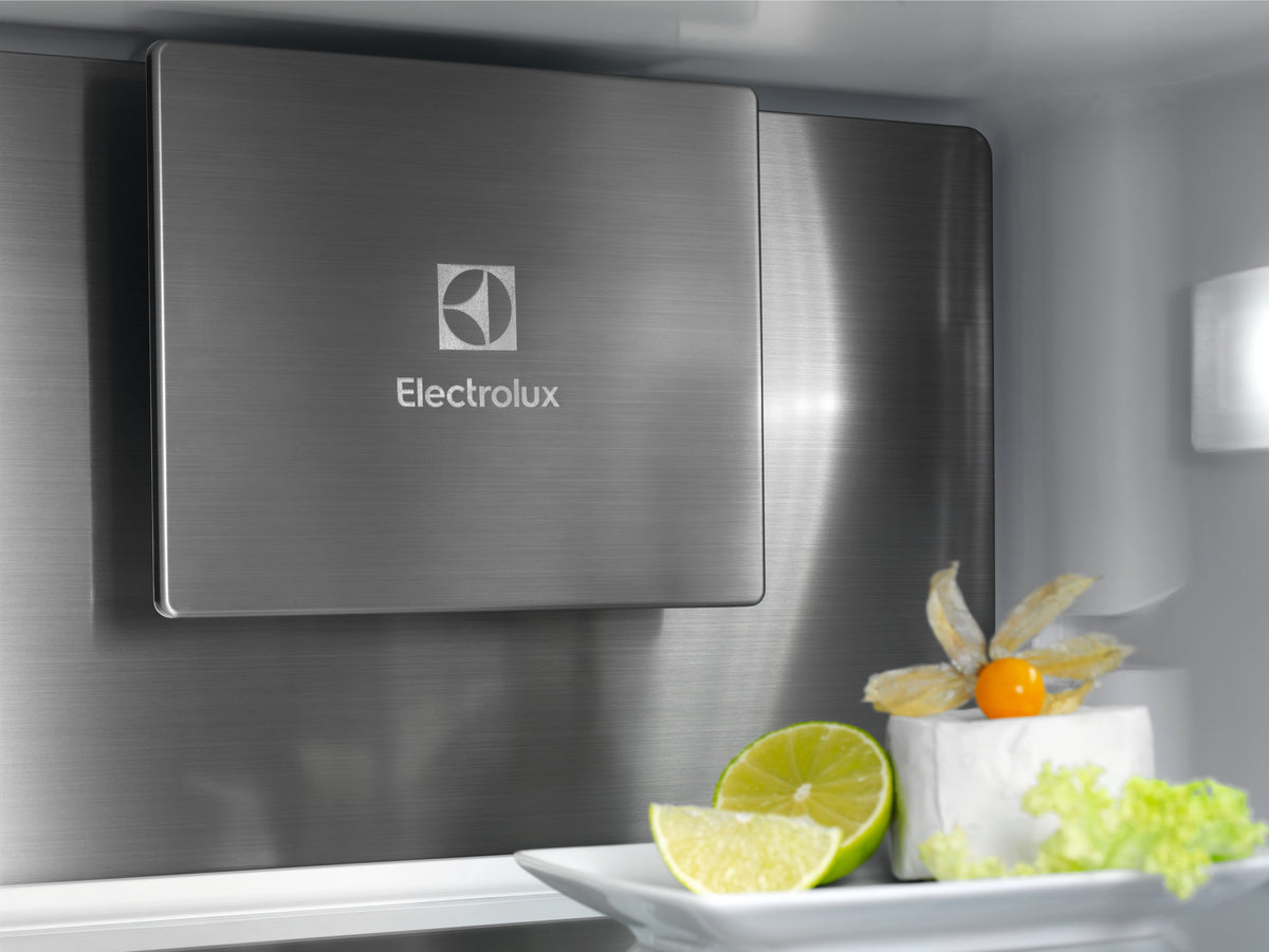 Electrolux Fridge Freezer IK2540BZR